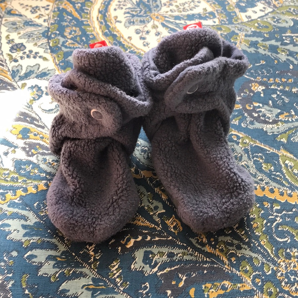 EUC Zutano slippers with grippers 12-18month